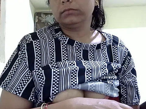 Pyari_Hina webcam