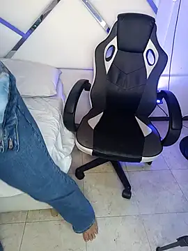NicolleOverton webcam
