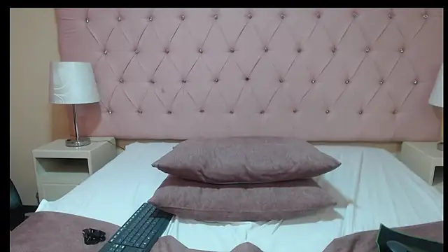 PamelaNix webcam