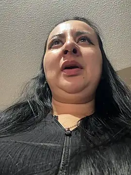 abril_luv's live room