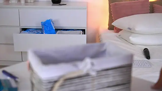 AishaSins webcam