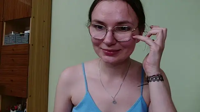LooveELLYx webcam