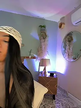 YariRose webcam