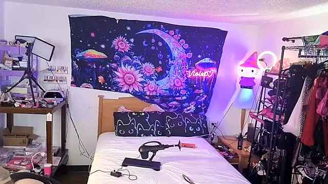 VioletBordeux webcam