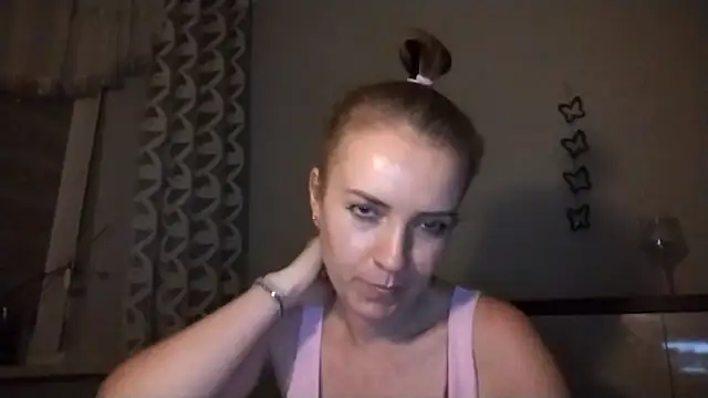 JenniferAlone webcam