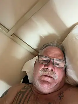Caesar_Baxter webcam