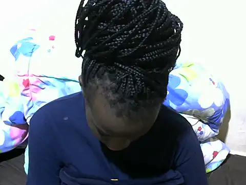Thicky_kyla live cam on StripChat
