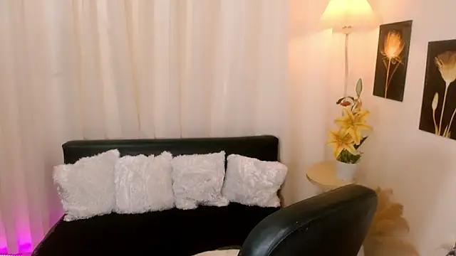 FuckingDolls69 webcam