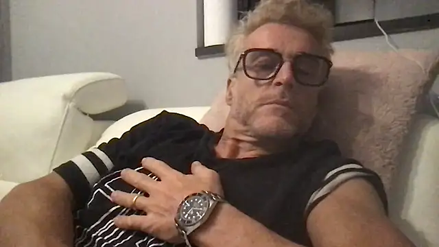 Axl_hot webcam