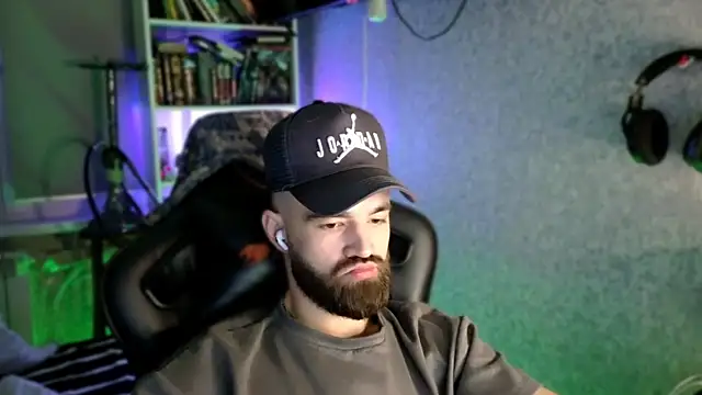 _Serious_Man webcam