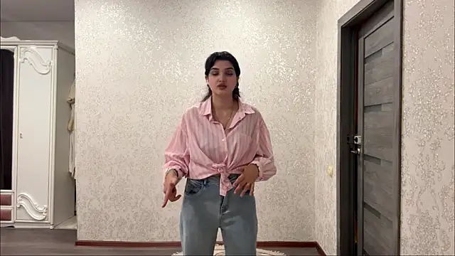IzzabelSun webcam
