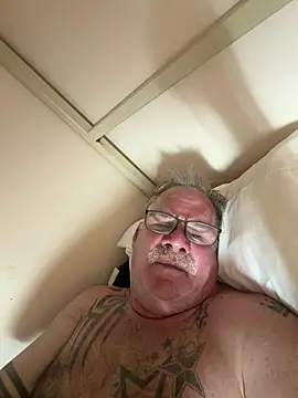 Caesar_Baxter webcam