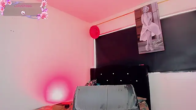 Kendall_hornyy webcam