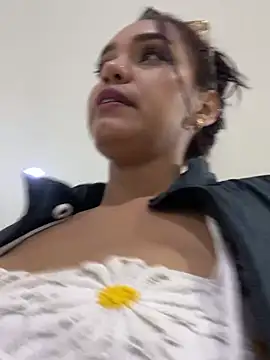 Sara-77 live cam on StripChat