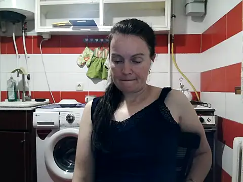 LoveNBloom live cam on StripChat