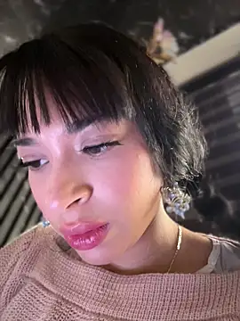 Sasha-firee live cam on StripChat