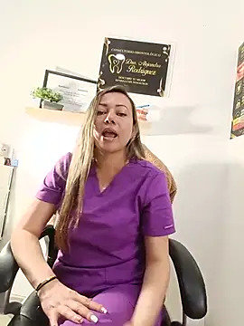 _Dentist-Madisso... Live Webcam on Stripchat