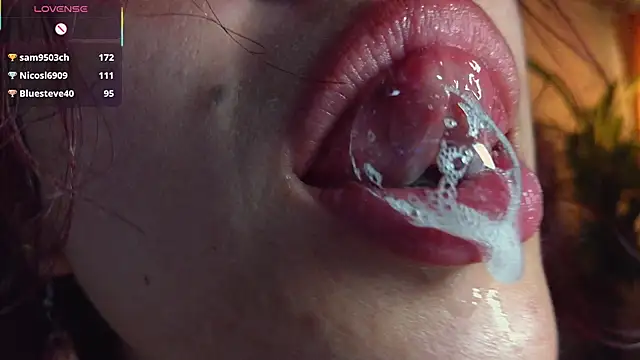 bri_von_dhara__ webcam