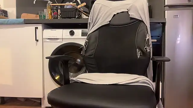 nanaisbackk webcam