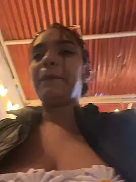 Sara-77 live webcam show