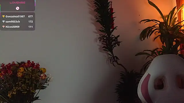 bri_von_dhara__ webcam