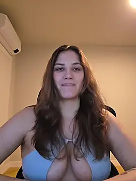 MiaRides19 live cam on StripChat