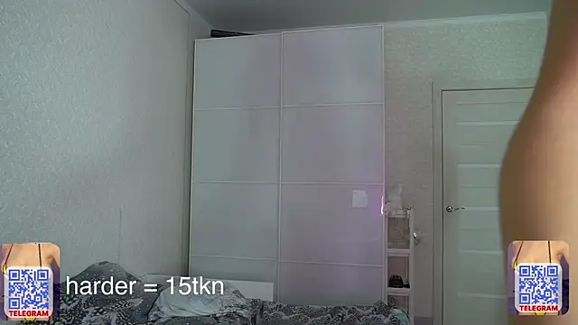 cream_fucks webcam
