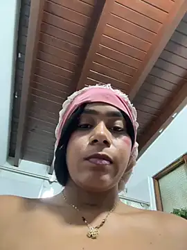 YariRose webcam