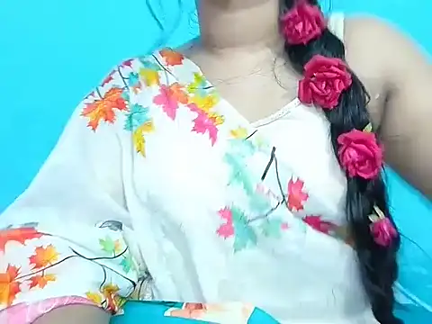 Adhiti_1 live cam on StripChat