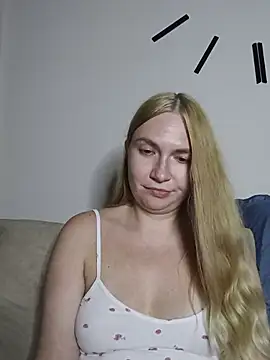 KisaVixen live cam on StripChat