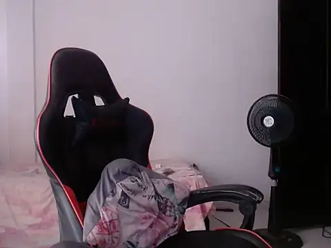 Adriana_0312 webcam