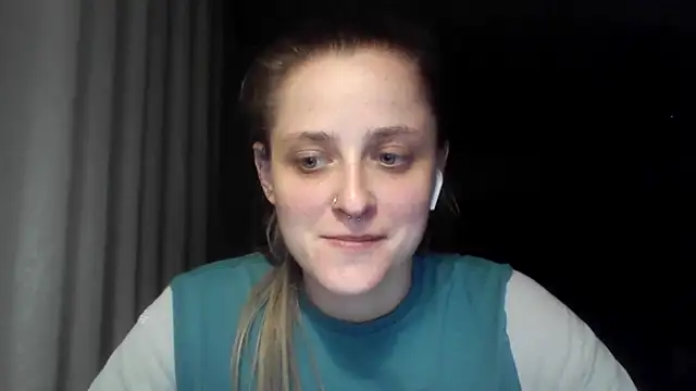 LeaWetGirl webcam