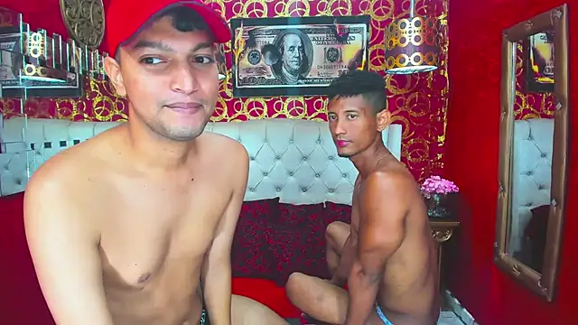 PEINBOYS live webcam show