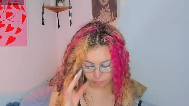 MarieTaylor_ webcam