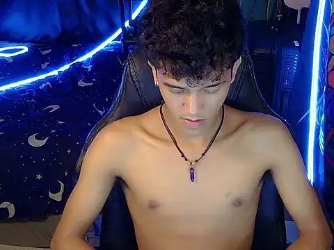 hugekenbigcock webcam