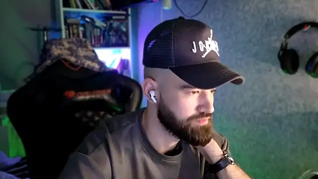 _Serious_Man webcam