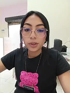 CrystalRouse19 webcam