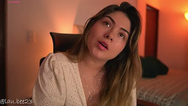 Lau_Bee live webcam show