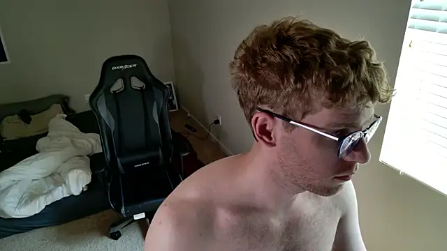 BlueEyedTallGuy94 webcam