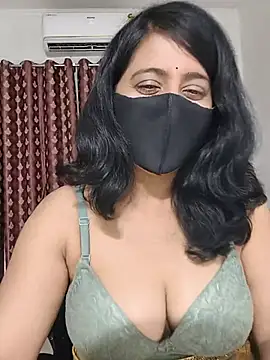 Cute-Maanvi webcam