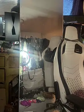 Motherbigbus live cam on StripChat