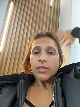 Mia_0-4 webcam
