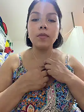 ISABELLA__LUNA webcam