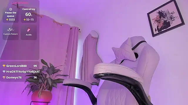 Mara_royal live cam on StripChat
