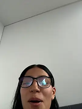Ema_Rose_ webcam
