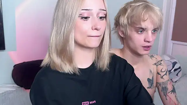 mia_side webcam
