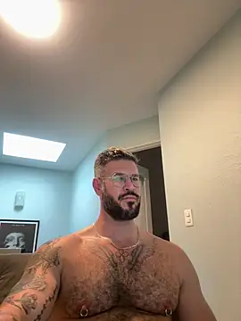 mrbighairychest live cam on StripChat