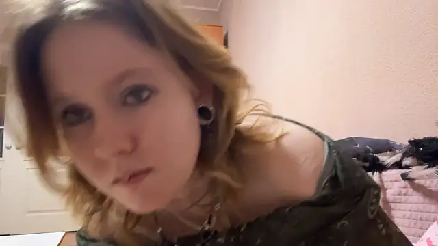 JosephineBulmer webcam