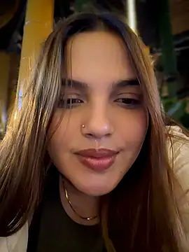 colibri_xxx (F young) - NAKED IN THE MALL