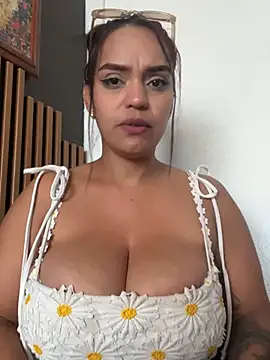 Sara-77 webcam